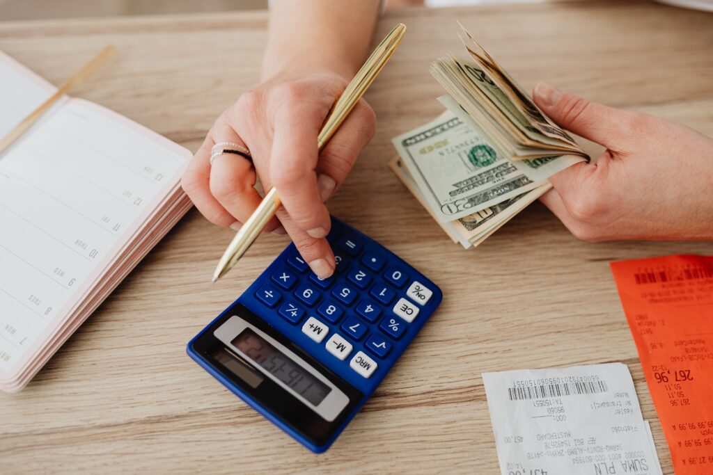 how to pay off debt fast - budget calculator and money